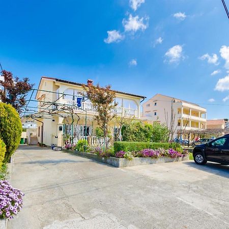 Apartments Mijatovic Lopar Buitenkant foto