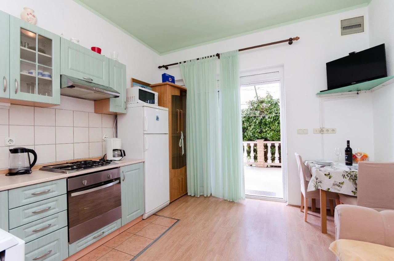 Apartments Mijatovic Lopar Buitenkant foto